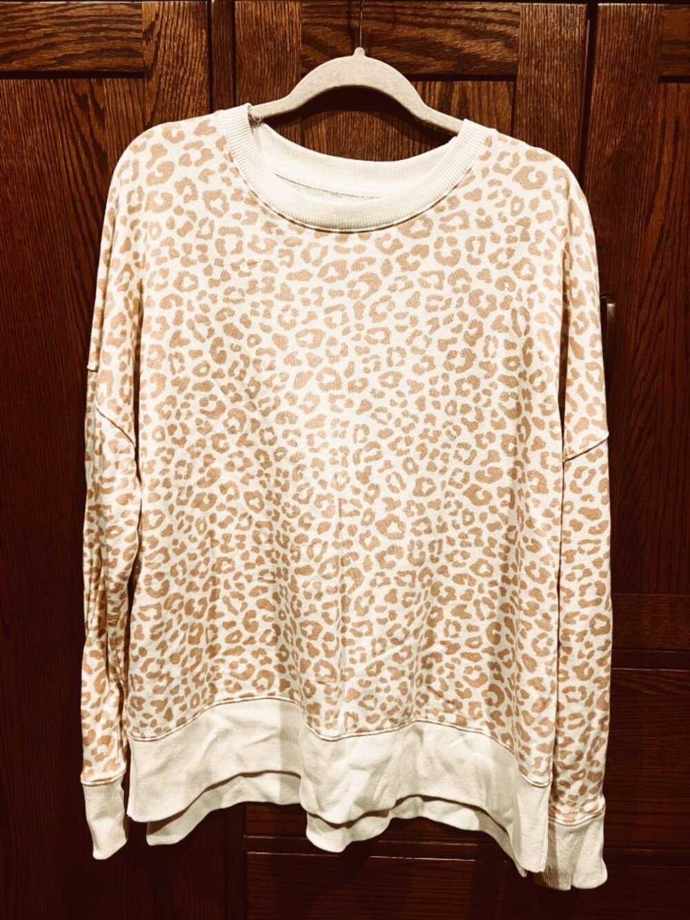 Leopard Print Sweatshirt XL Beige & White Lightweight Cotton Blend